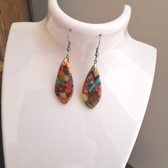 💥SALE💥NEW Multi-Color Stone Dangle Earrings - Picture 1 of 6
